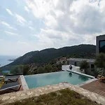 Villa Notos Club